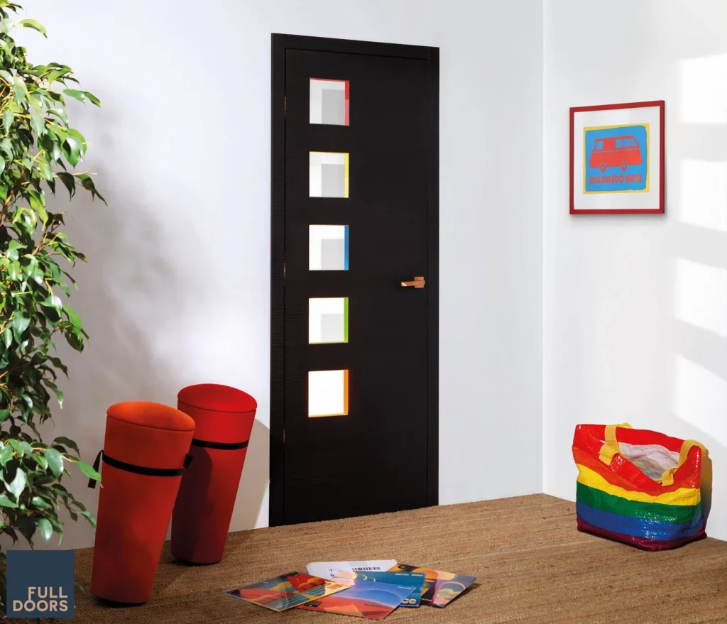 Full Doors barna ajtó kis üvegezéssel